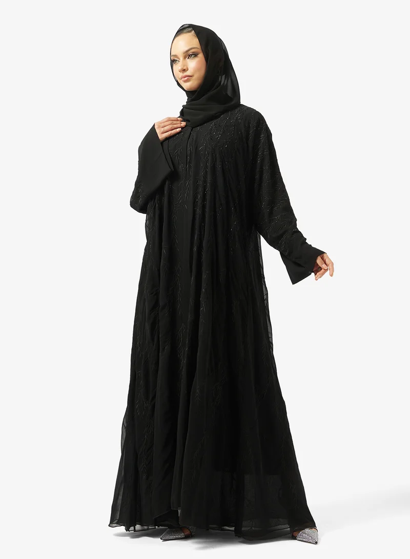 هيا كلوزيت عباية مفتوحة مطرزة بزخارف زهور وياقة على شكل